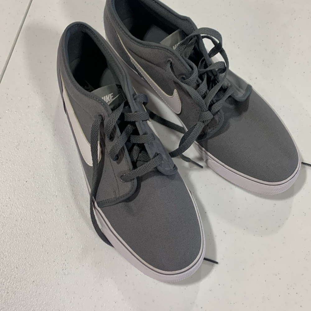 NIKE Men's Toki Low Txt Casual Shoe 3142 *LAST PAIR* - Picture 2 of 4